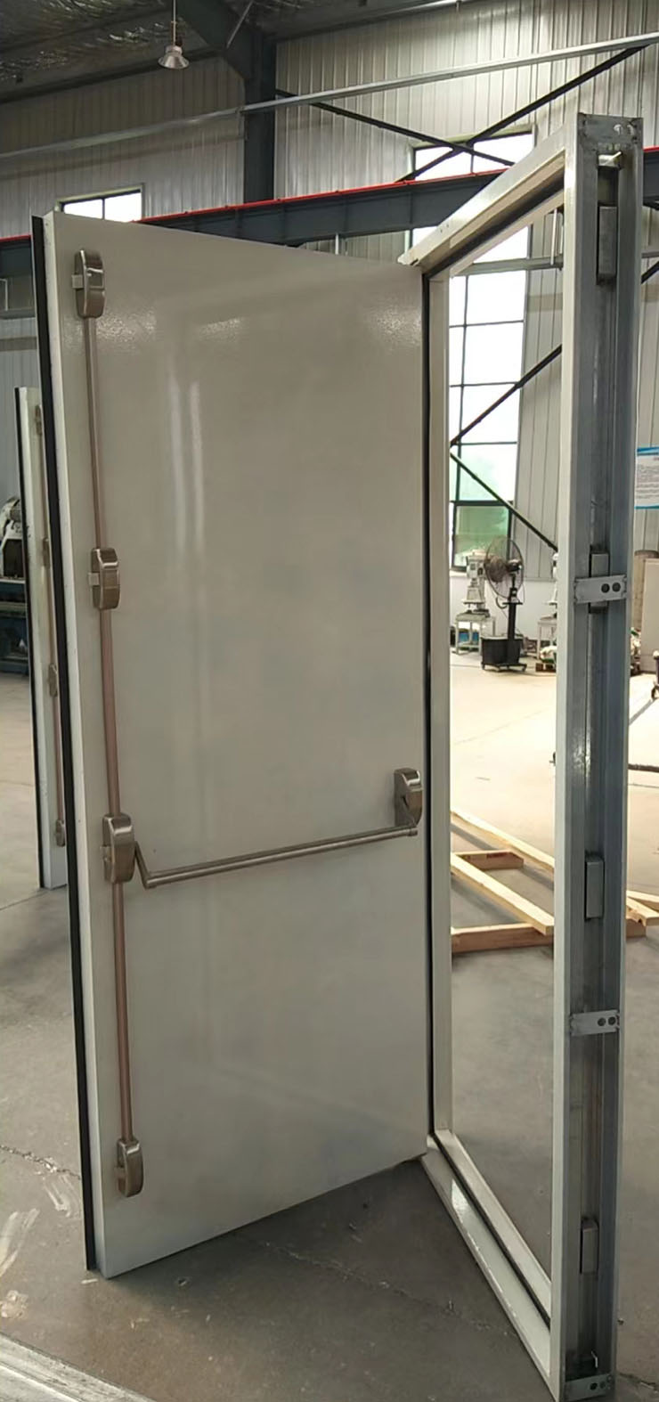 �������L(f��ng)���T